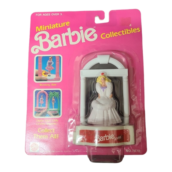 Vintage 1989 Mattel Miniature Barbie  "Happy Holidays Barbie 1988" - Picture 5 of 12